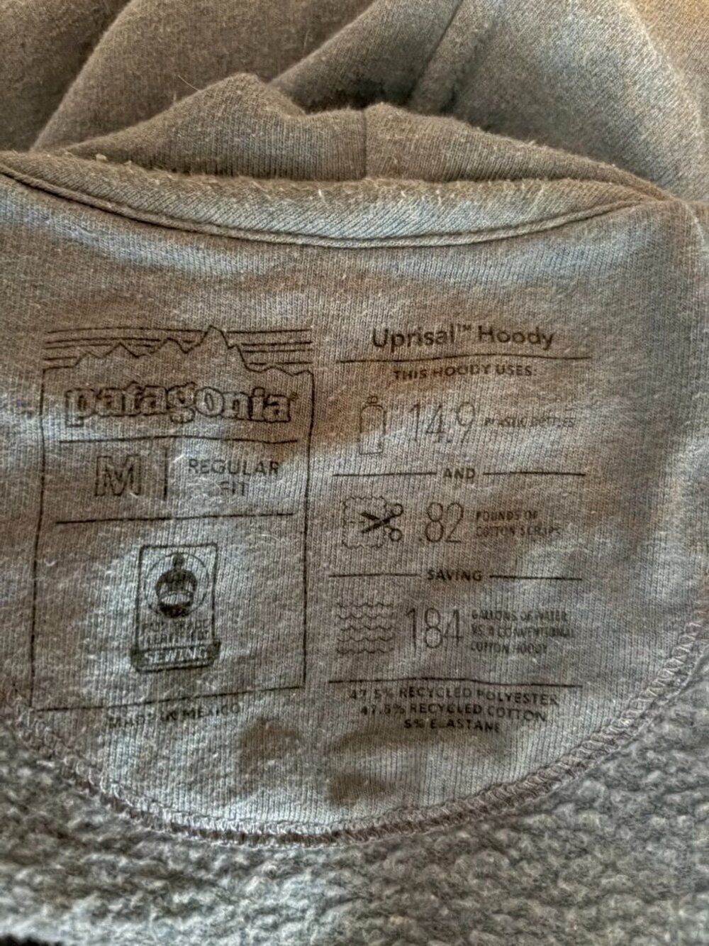 Patagonia hooded sweatshirt, blue size medium. - Picture 3 of 4